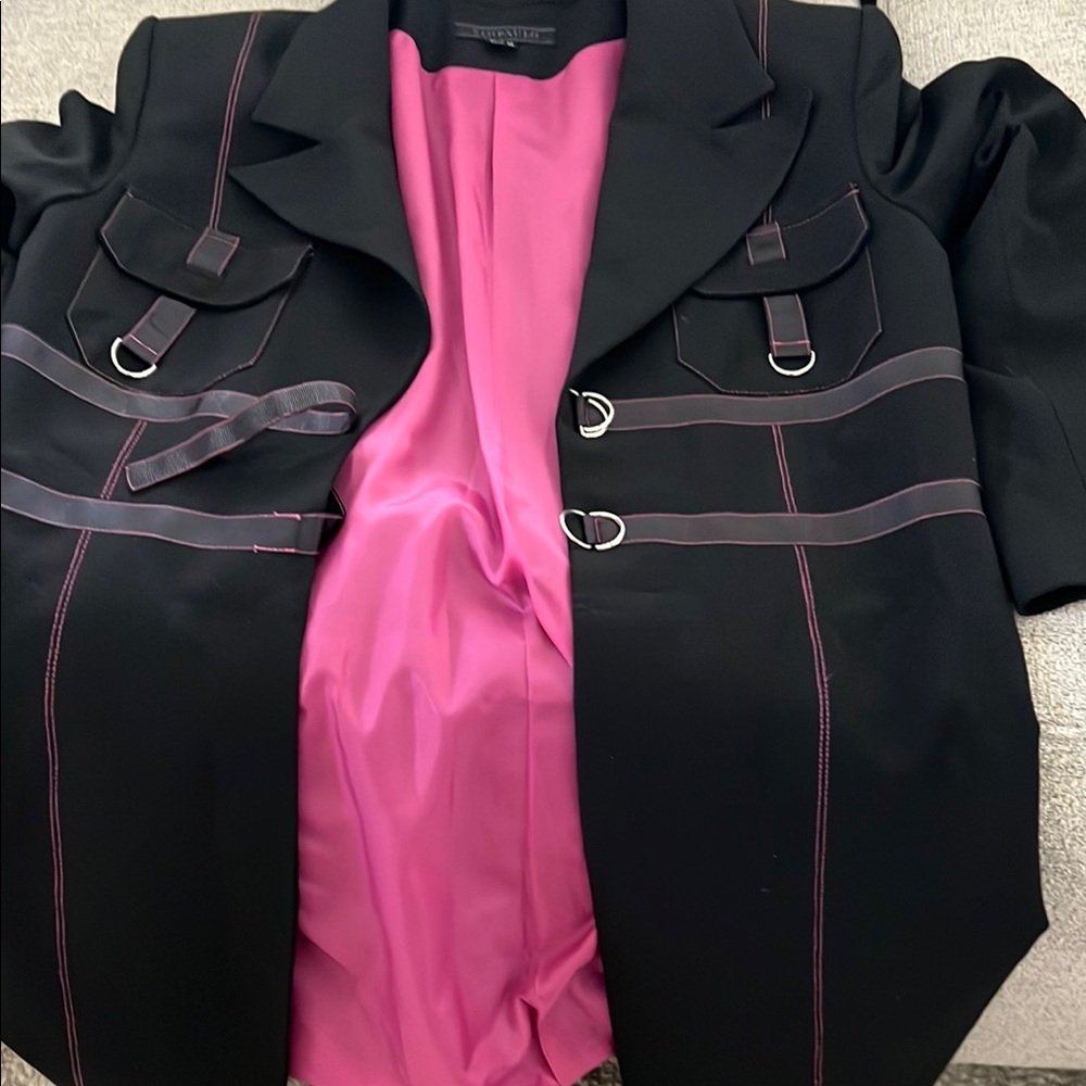 Black Trench Coat with Classic Silhouette - Picture 8 of 9